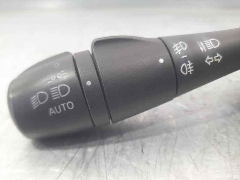 Recambio de mando intermitentes para renault clio iv (bh_) 0.9 tce 90 referencia OEM IAM   