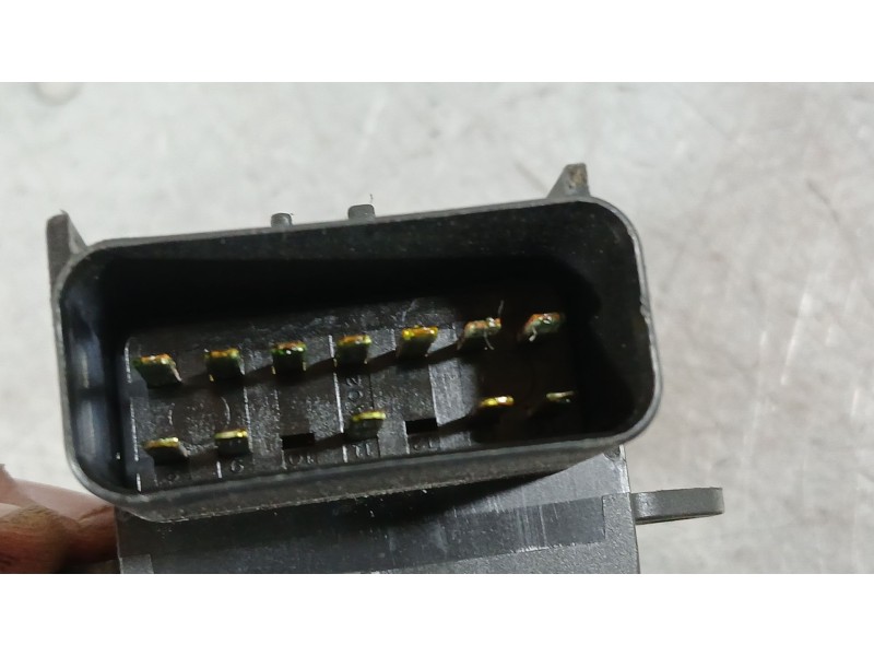 Recambio de mando elevalunas delantero izquierdo para chrysler voyager iv (rg, rs) 2.4 referencia OEM IAM 04685732AA  