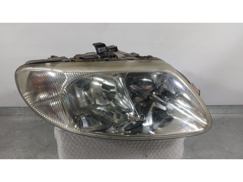 Recambio de faro derecho para chrysler voyager iv (rg, rs) 2.4 referencia OEM IAM 04857702AB  