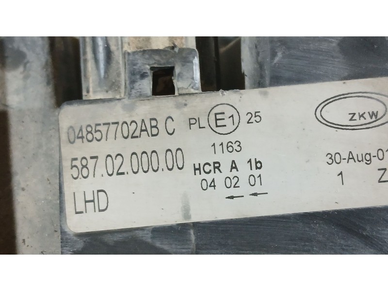 Recambio de faro derecho para chrysler voyager iv (rg, rs) 2.4 referencia OEM IAM 04857702AB  