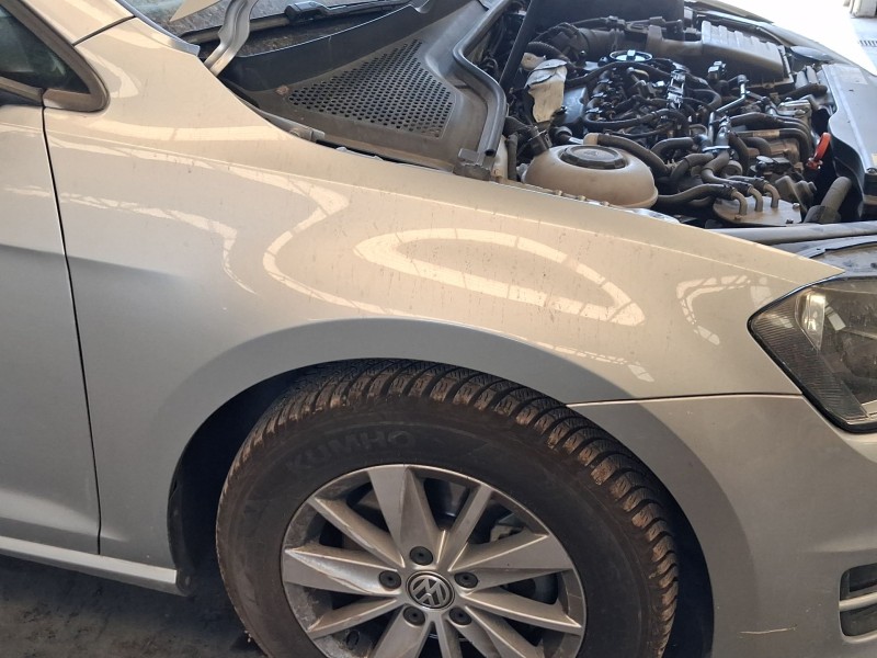 Recambio de aleta delantera derecha para volkswagen golf vii (5g1, bq1, be1, be2) 1.6 tdi referencia OEM IAM 5G0821106A  