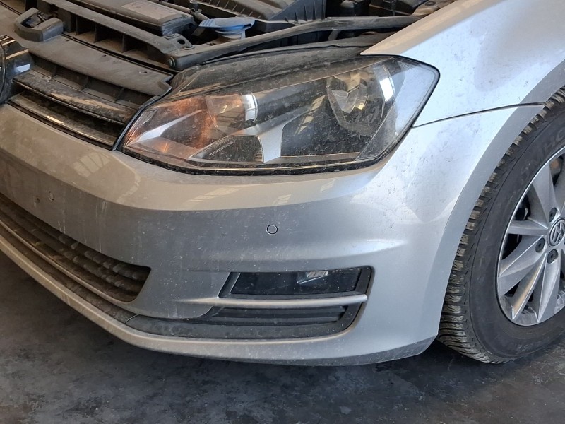 Recambio de paragolpes delantero para volkswagen golf vii (5g1, bq1, be1, be2) 1.6 tdi referencia OEM IAM 5G0807217BNGRU  
