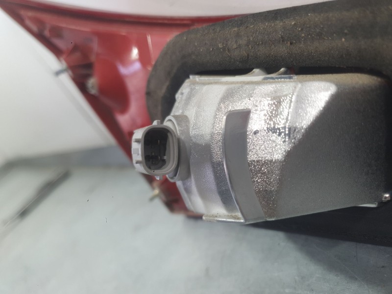 Recambio de piloto trasero derecho interior para toyota auris (_e18_) 1.4 d-4d (nde180_) referencia OEM IAM 8158102460  