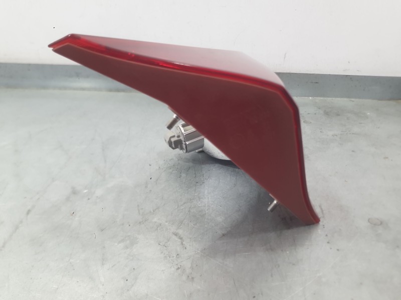 Recambio de piloto trasero izquierdo interior para toyota auris (_e18_) 1.4 d-4d (nde180_) referencia OEM IAM 8159102450  