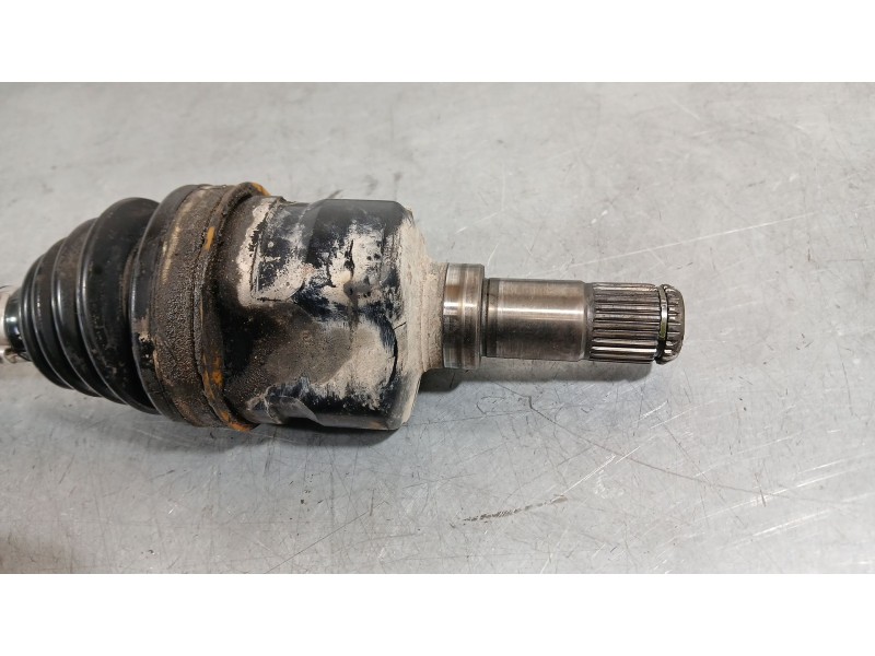 Recambio de transmision delantera izquierda para chrysler voyager iv (rg, rs) 2.4 referencia OEM IAM 04641883AE  