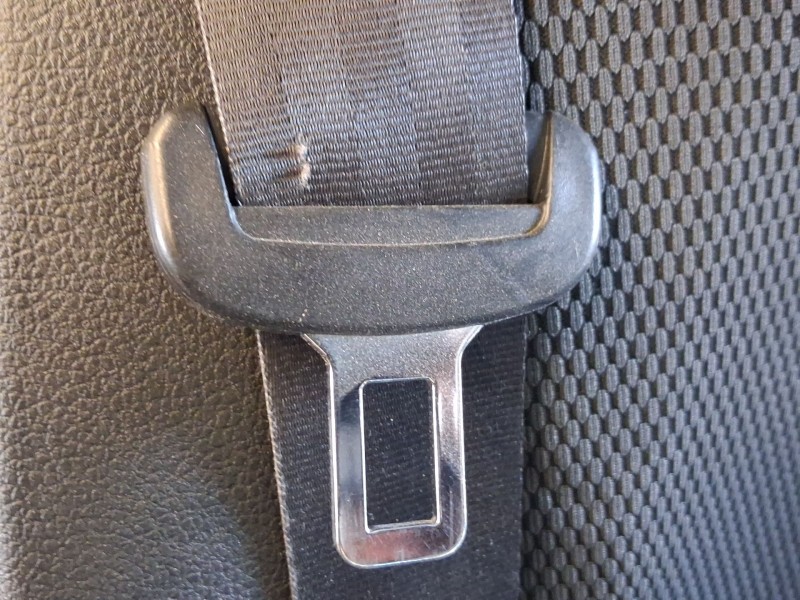 Recambio de cinturon seguridad trasero derecho para volkswagen golf vii (5g1, bq1, be1, be2) 1.6 tdi referencia OEM IAM 5G085780