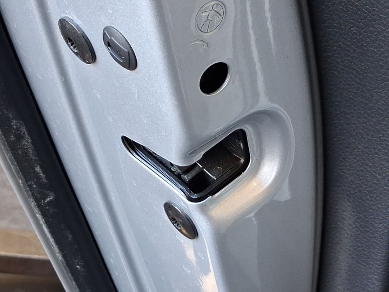 Recambio de cerradura puerta trasera izquierda para volkswagen golf vii (5g1, bq1, be1, be2) 1.6 tdi referencia OEM IAM 5K483901