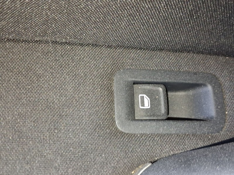 Recambio de mando elevalunas trasero izquierdo para volkswagen golf vii (5g1, bq1, be1, be2) 1.6 tdi referencia OEM IAM 5G095985