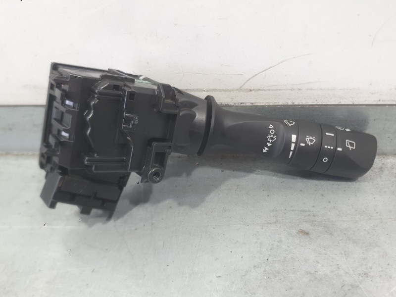Recambio de mando limpia para toyota auris (_e18_) 1.4 d-4d (nde180_) referencia OEM IAM   