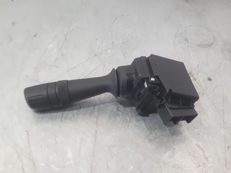 Recambio de mando limpia para toyota auris (_e18_) 1.4 d-4d (nde180_) referencia OEM IAM   
