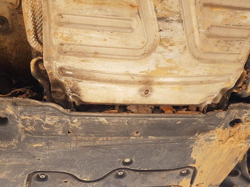 Recambio de puente delantero para volkswagen touran (5t1) 1.6 tdi referencia OEM IAM 5WA199315F  