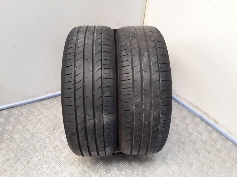 Recambio de neumatico pareja para neumaticos reutilizados - referencia OEM IAM 195551687V KUMHO 195/55/16/87V