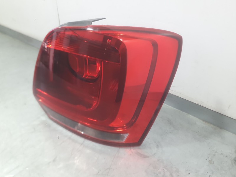 Recambio de piloto trasero derecho para volkswagen polo v (6r1, 6c1) 1.4 (6r1) referencia OEM IAM 6R0945096AH  