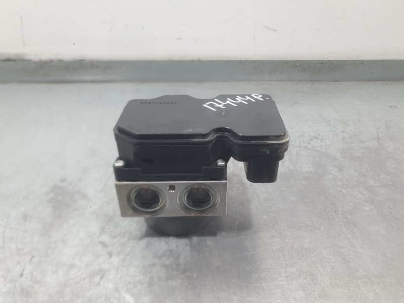Recambio de abs para toyota corolla ranchera familiar (_e21_) 1.8 hybrid (zwe211) referencia OEM IAM 4451012600  