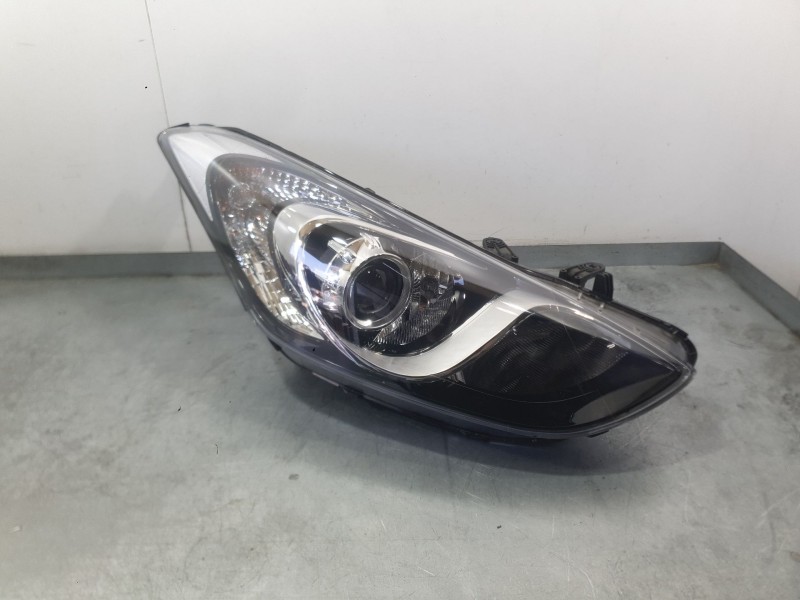 Recambio de faro derecho para hyundai i30 (gd) 1.6 crdi referencia OEM IAM 92102A6020  