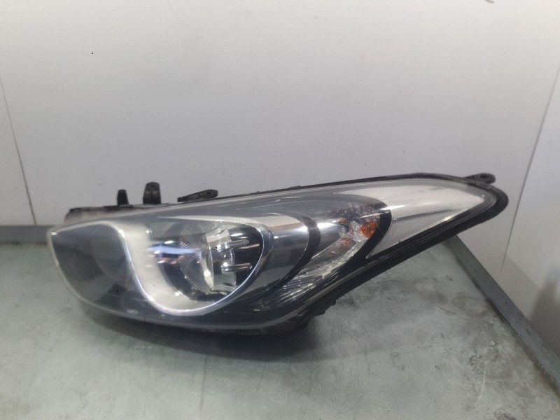 Recambio de faro izquierdo para hyundai i30 (gd) 1.6 crdi referencia OEM IAM 92101A6020  