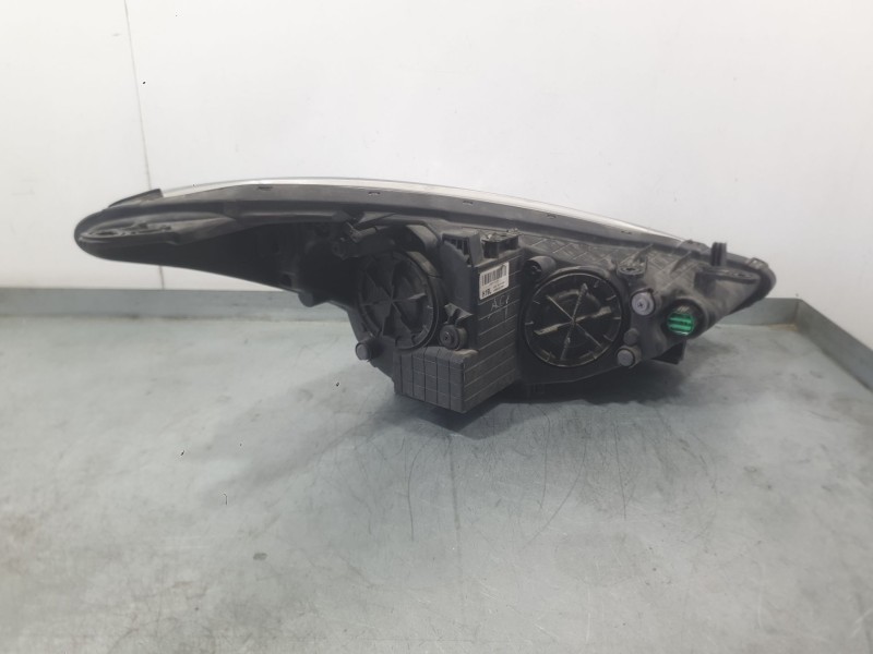 Recambio de faro izquierdo para hyundai i30 (gd) 1.6 crdi referencia OEM IAM 92101A6020  