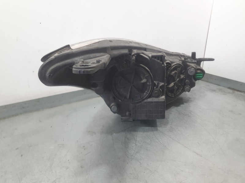 Recambio de faro izquierdo para hyundai i30 (gd) 1.6 crdi referencia OEM IAM 92101A6020  