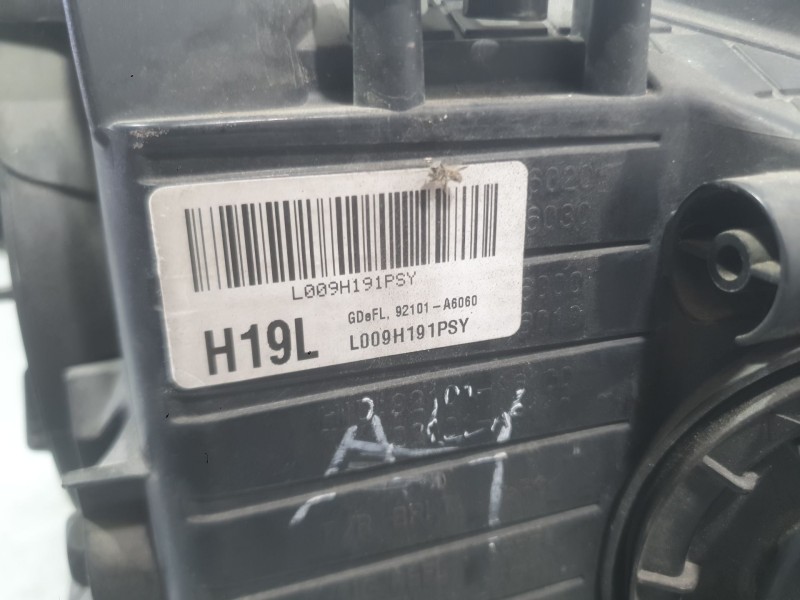 Recambio de faro izquierdo para hyundai i30 (gd) 1.6 crdi referencia OEM IAM 92101A6020  