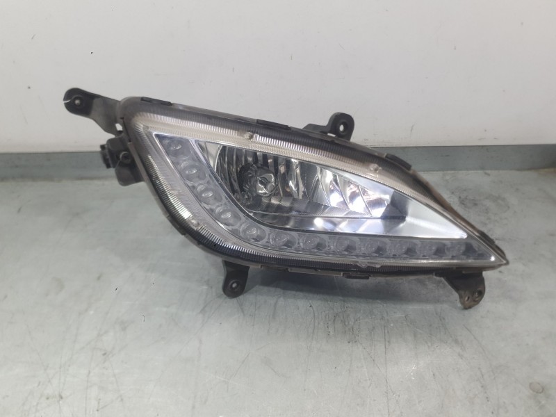 Recambio de faro antiniebla derecho para hyundai i30 (gd) 1.6 crdi referencia OEM IAM 92202A6110  