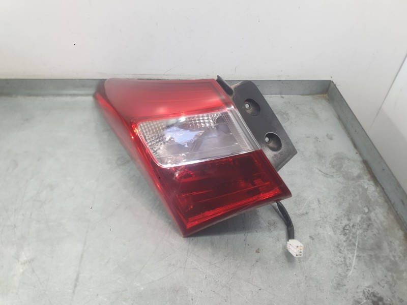 Recambio de piloto trasero izquierdo exterior para hyundai i30 (gd) 1.6 crdi referencia OEM IAM 92401A5020  