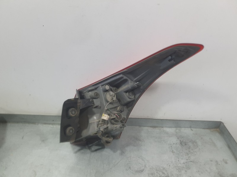 Recambio de piloto trasero izquierdo exterior para hyundai i30 (gd) 1.6 crdi referencia OEM IAM 92401A5020  