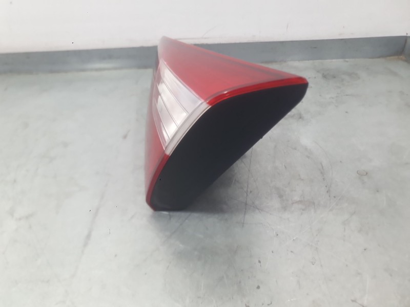 Recambio de piloto trasero derecho interior para hyundai i30 (gd) 1.6 crdi referencia OEM IAM 92404A5010  