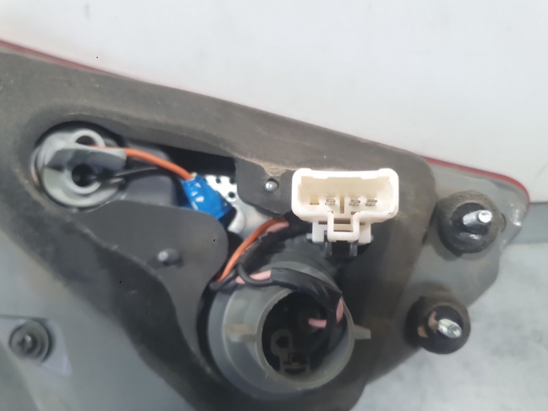 Recambio de piloto trasero derecho interior para hyundai i30 (gd) 1.6 crdi referencia OEM IAM 92404A5010  