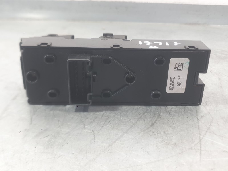 Recambio de mando elevalunas delantero izquierdo para hyundai i30 (gd) 1.6 crdi referencia OEM IAM 93571A6010  