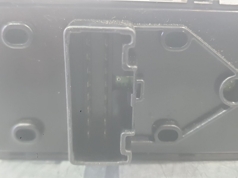 Recambio de mando elevalunas delantero izquierdo para hyundai i30 (gd) 1.6 crdi referencia OEM IAM 93571A6010  