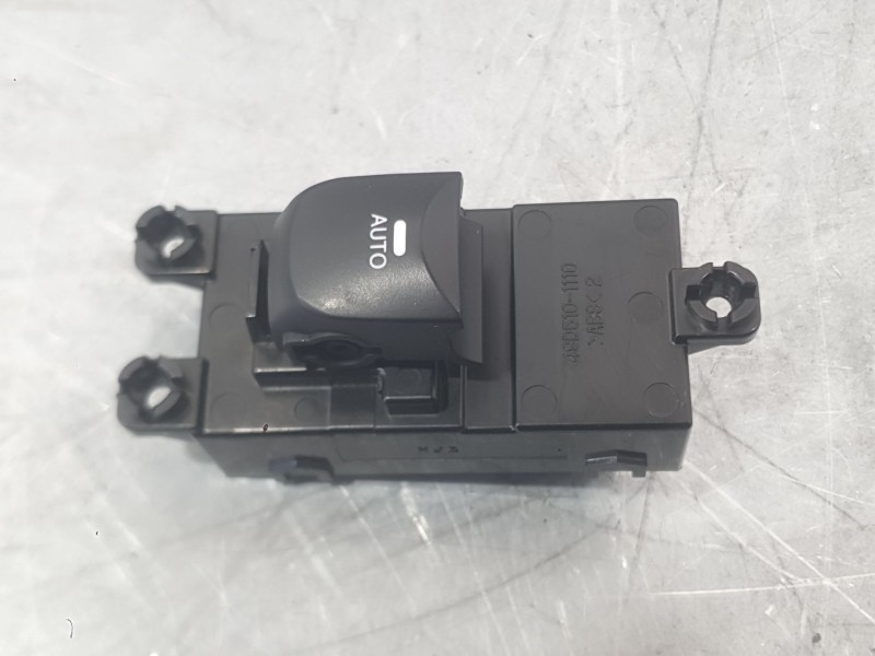 Recambio de mando elevalunas trasero derecho para hyundai i30 (gd) 1.6 crdi referencia OEM IAM 93576A6010  
