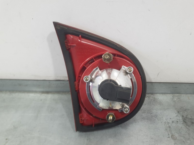 Recambio de piloto trasero derecho interior para volkswagen golf v (1k1) 1.9 tdi referencia OEM IAM 1K6945094E  