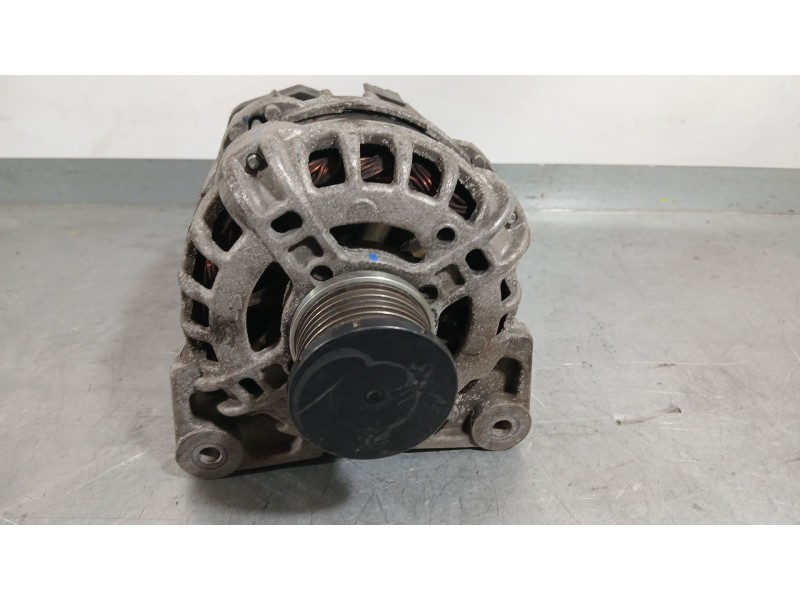 Recambio de alternador para dacia sandero ii (b8_) tce 90 lpg (b8m1) referencia OEM IAM 231002854R  