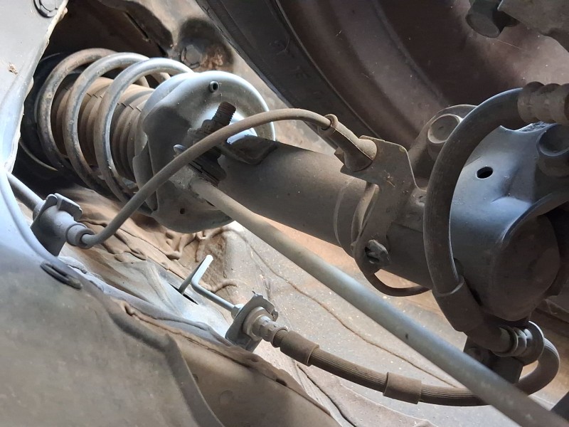 Recambio de amortiguador delantero izquierdo para suzuki ignis iii (mf, ff) 1.2 hybrid (atk412) referencia OEM IAM 4160262R31000