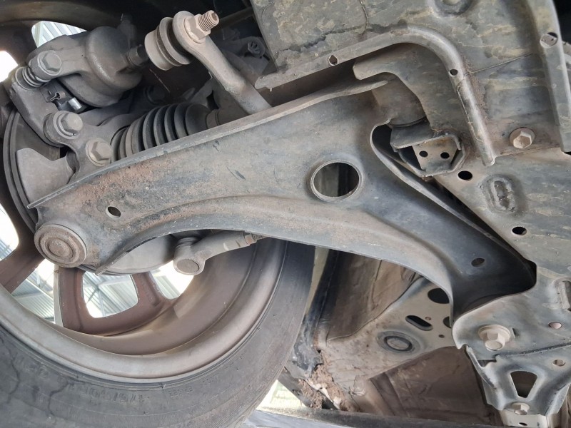 Recambio de brazo suspension inferior delantero derecho para suzuki ignis iii (mf, ff) 1.2 hybrid (atk412) referencia OEM IAM 45