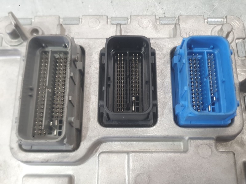 Recambio de centralita motor uce para opel astra k (b16) 1.2 turbo (68) referencia OEM IAM 12700116  