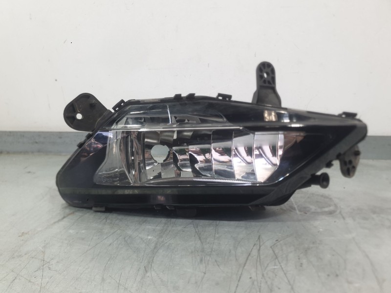 Recambio de faro antiniebla derecho para opel astra k (b16) 1.2 turbo (68) referencia OEM IAM 39098908  