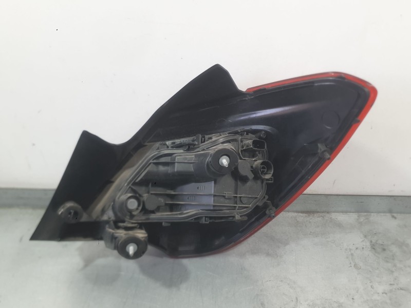 Recambio de piloto trasero izquierdo exterior para opel corsa e (x15) 1.4 (08, 68) referencia OEM IAM 39090647  