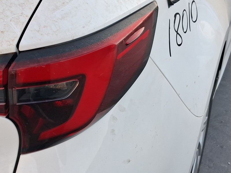 Recambio de piloto trasero derecho exterior para toyota corolla ranchera familiar (_e21_) 1.8 hybrid (zwe211) referencia OEM IAM