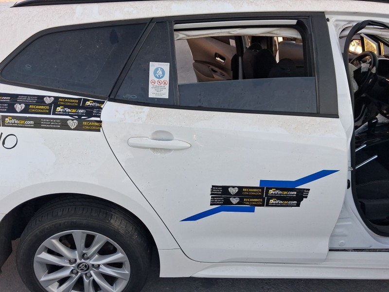 Recambio de puerta trasera derecha para toyota corolla ranchera familiar (_e21_) 1.8 hybrid (zwe211) referencia OEM IAM 67003025