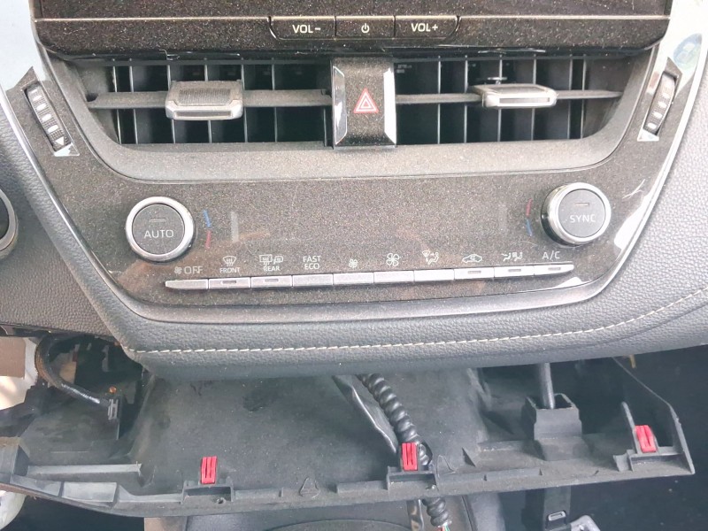Recambio de mando climatizador para toyota corolla ranchera familiar (_e21_) 1.8 hybrid (zwe211) referencia OEM IAM 5590002M50  