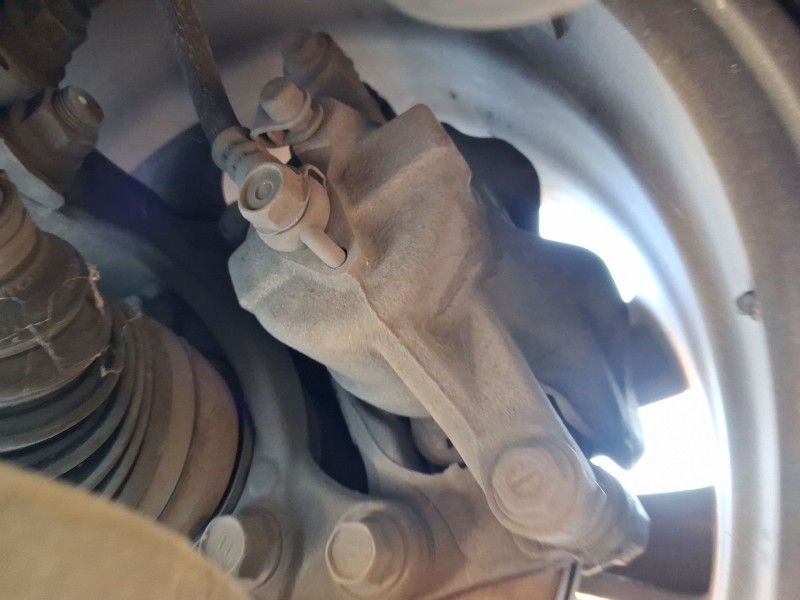 Recambio de pinza freno delantera izquierda para toyota corolla ranchera familiar (_e21_) 1.8 hybrid (zwe211) referencia OEM IAM