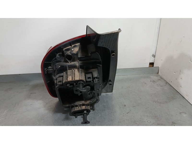 Recambio de piloto trasero derecho para dacia duster (hm_) 1.0 tce 90 referencia OEM IAM 265507316R  