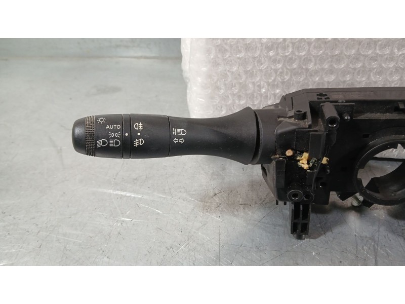 Recambio de mando luces y limpia para dacia duster (hm_) 1.0 tce 90 referencia OEM IAM 255672798R  