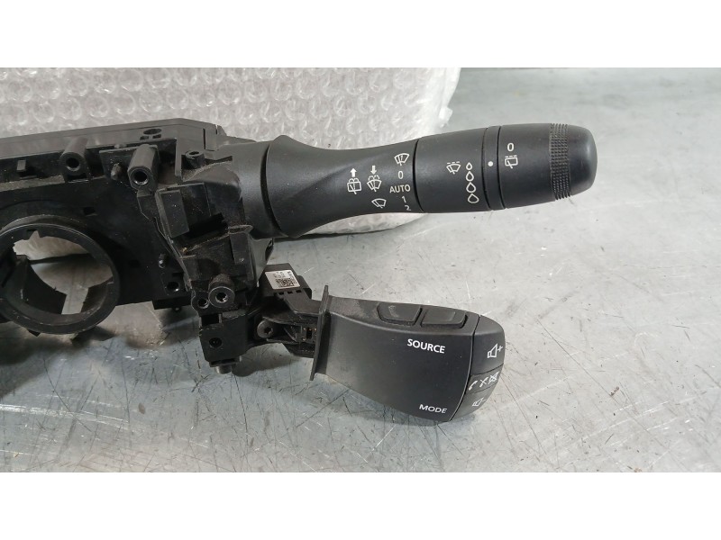 Recambio de mando luces y limpia para dacia duster (hm_) 1.0 tce 90 referencia OEM IAM 255672798R  