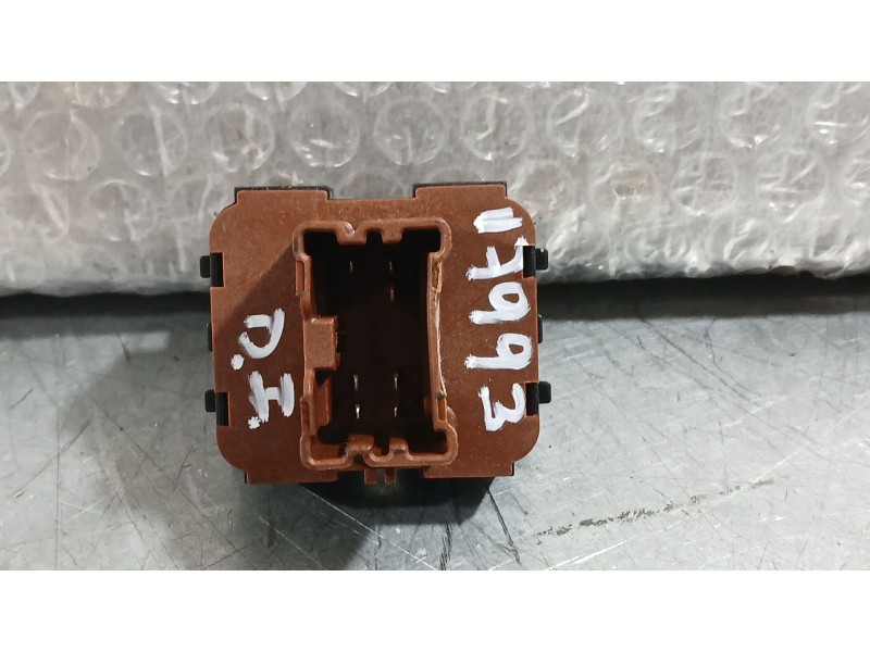Recambio de mando elevalunas delantero izquierdo para dacia duster (hm_) 1.0 tce 90 referencia OEM IAM   