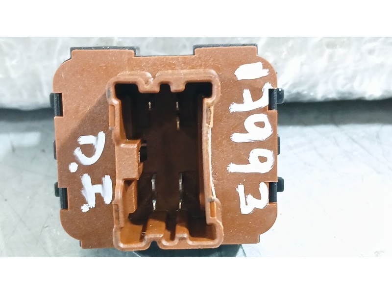 Recambio de mando elevalunas delantero izquierdo para dacia duster (hm_) 1.0 tce 90 referencia OEM IAM   