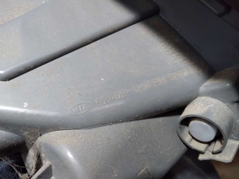 Recambio de piloto trasero derecho para kia cee´d active referencia OEM IAM 924021H050  