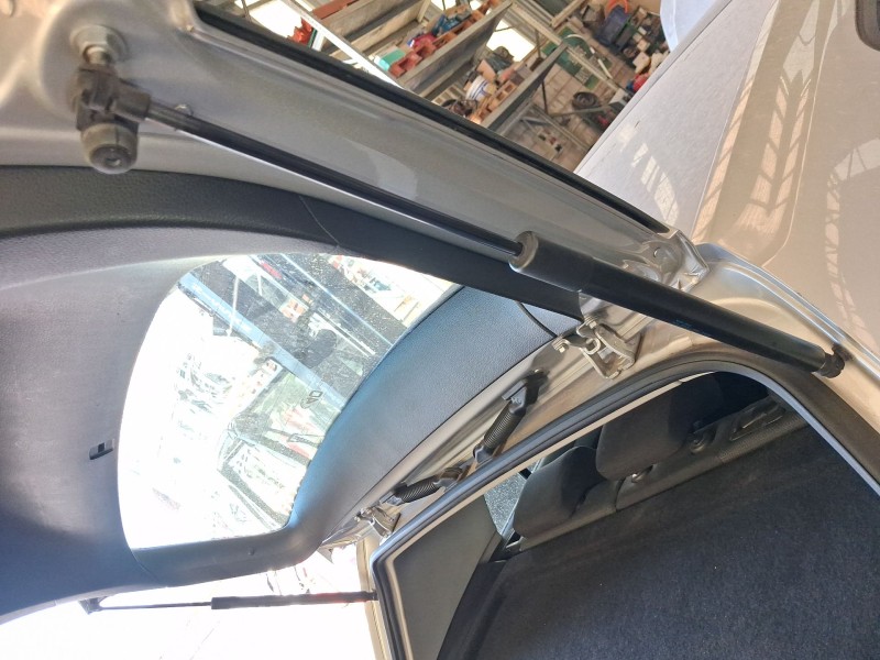 Recambio de amortiguadores maletero / porton para volkswagen golf vii (5g1, bq1, be1, be2) 1.4 tsi referencia OEM IAM 5G6827550C