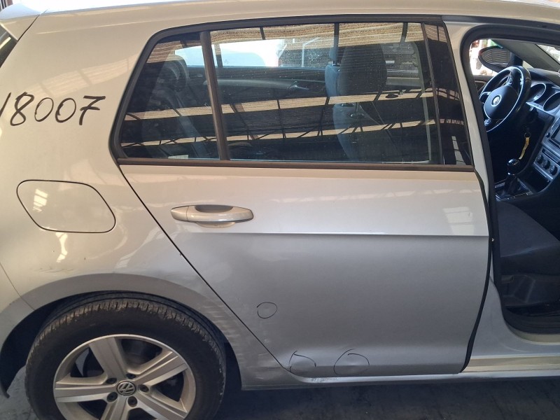 Recambio de puerta trasera derecha para volkswagen golf vii (5g1, bq1, be1, be2) 1.4 tsi referencia OEM IAM 5G4833056AD ROZADA T